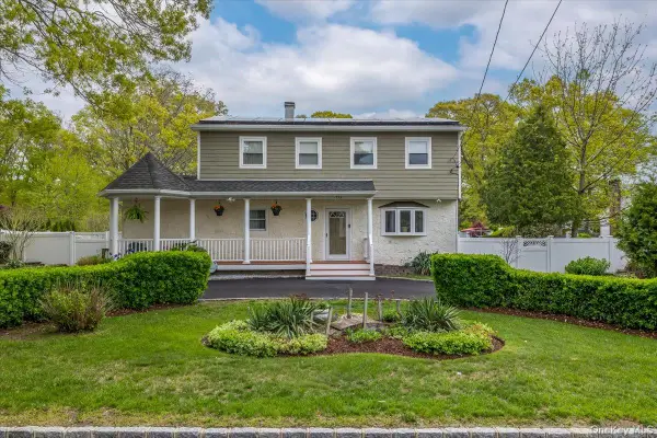 432 Puritan Drive, Shirley, NY 11967