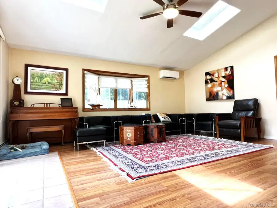 7 Hope, Hicksville, NY 11801 - #2