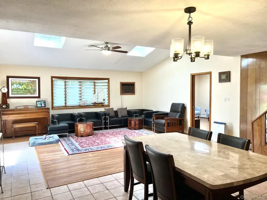 7 Hope, Hicksville, NY 11801 - #3