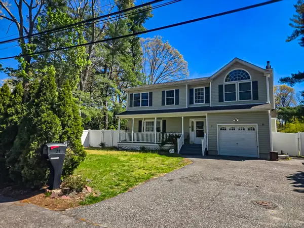 21 Pine Cone Street, Middle Island, NY 11953
