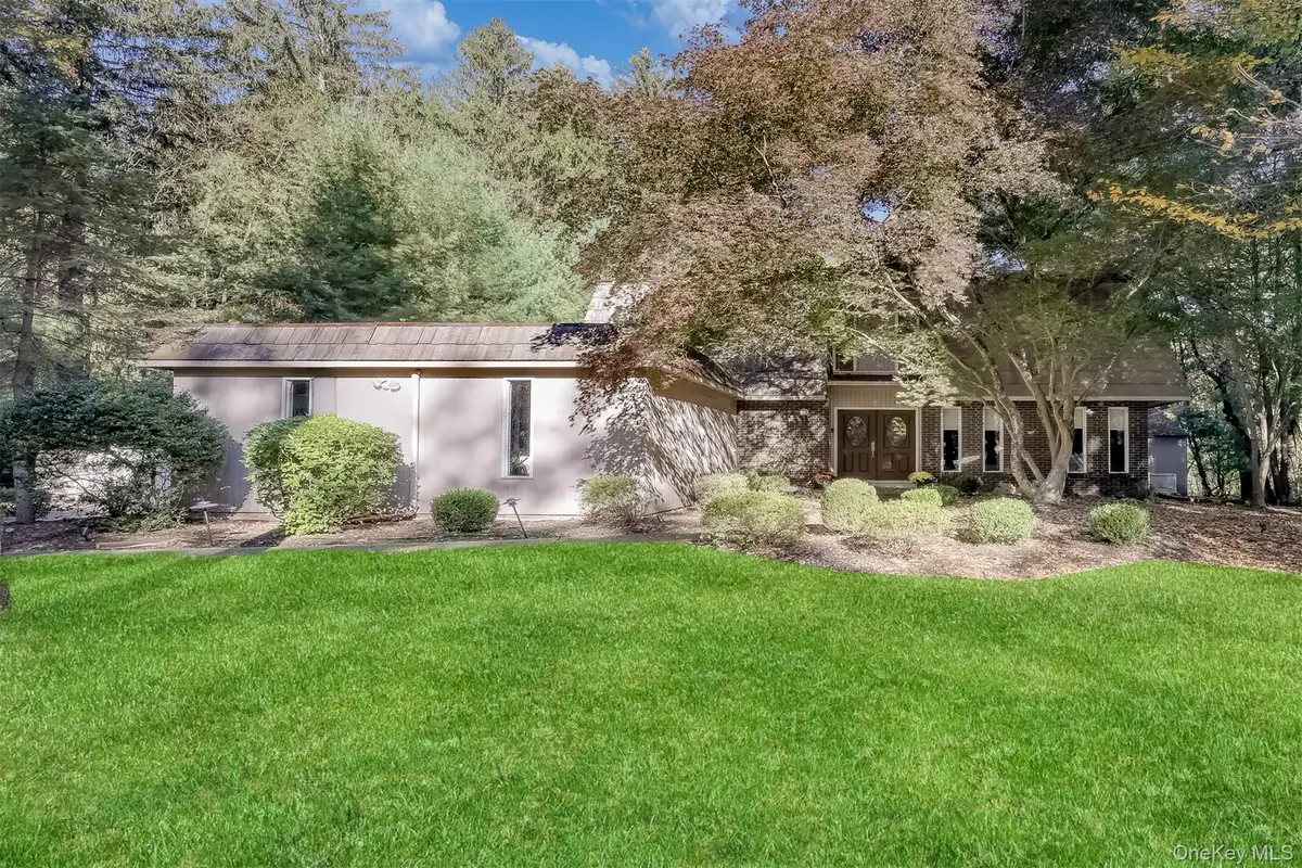 8 Kings Gate Road, Suffern, NY 10901 - #1