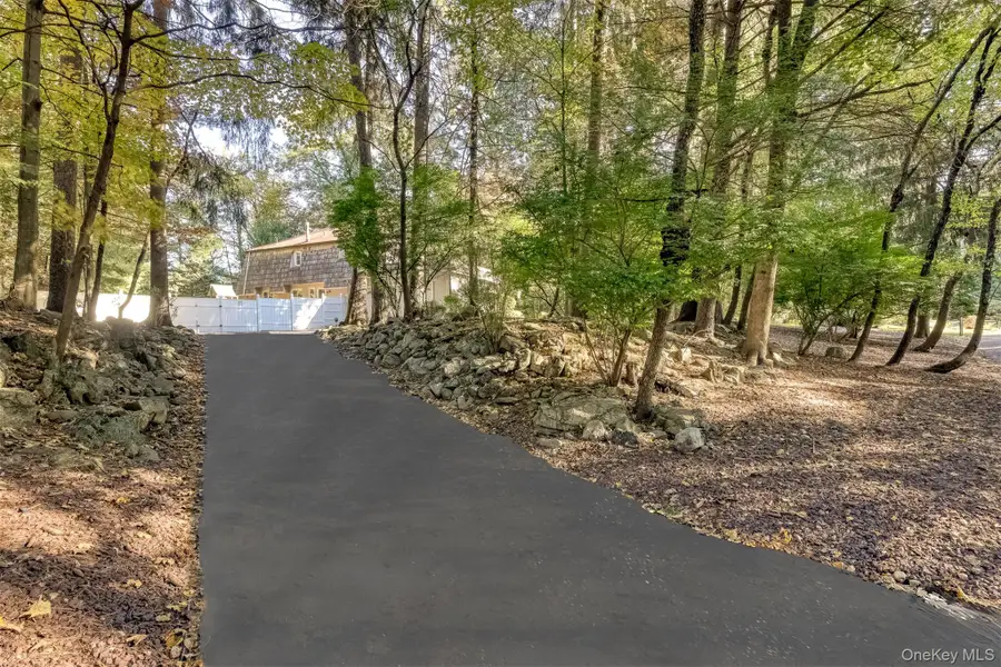 8 Kings Gate Road, Suffern, NY 10901 - #2
