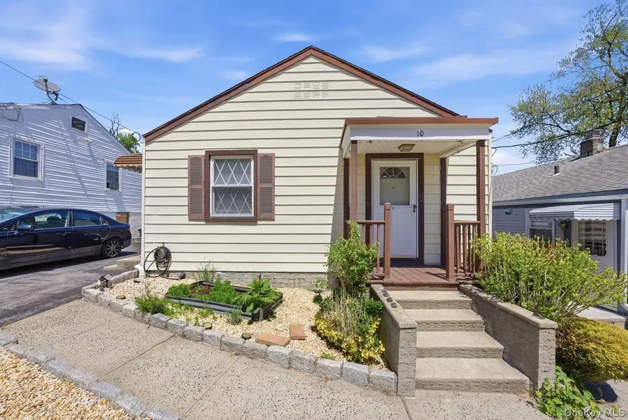 10 Floral Lane, Yonkers, NY 10703 - #2