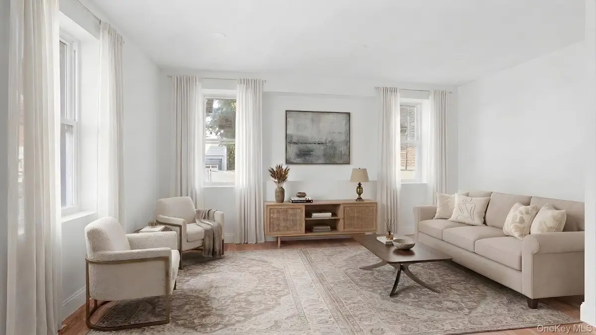 1148 E 211th Street, Bronx, NY 10469 - #1