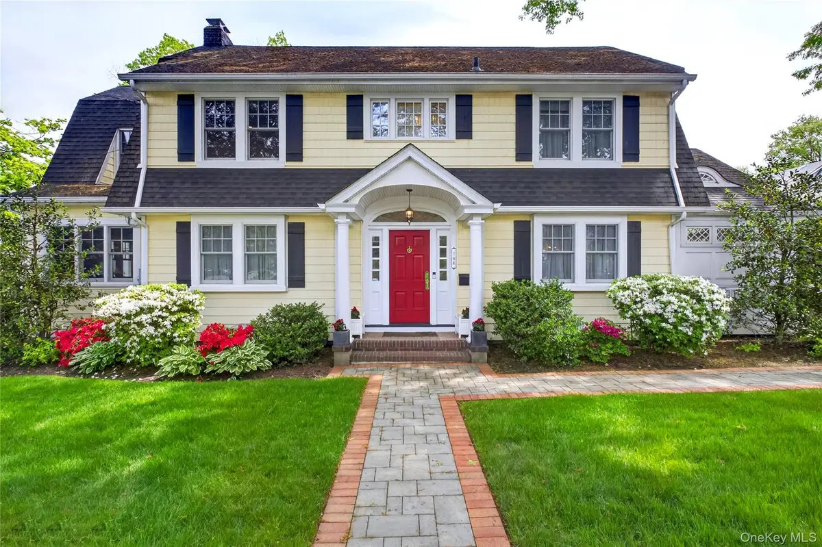 146 Onderdonk Avenue, Manhasset, NY 11030 - #1