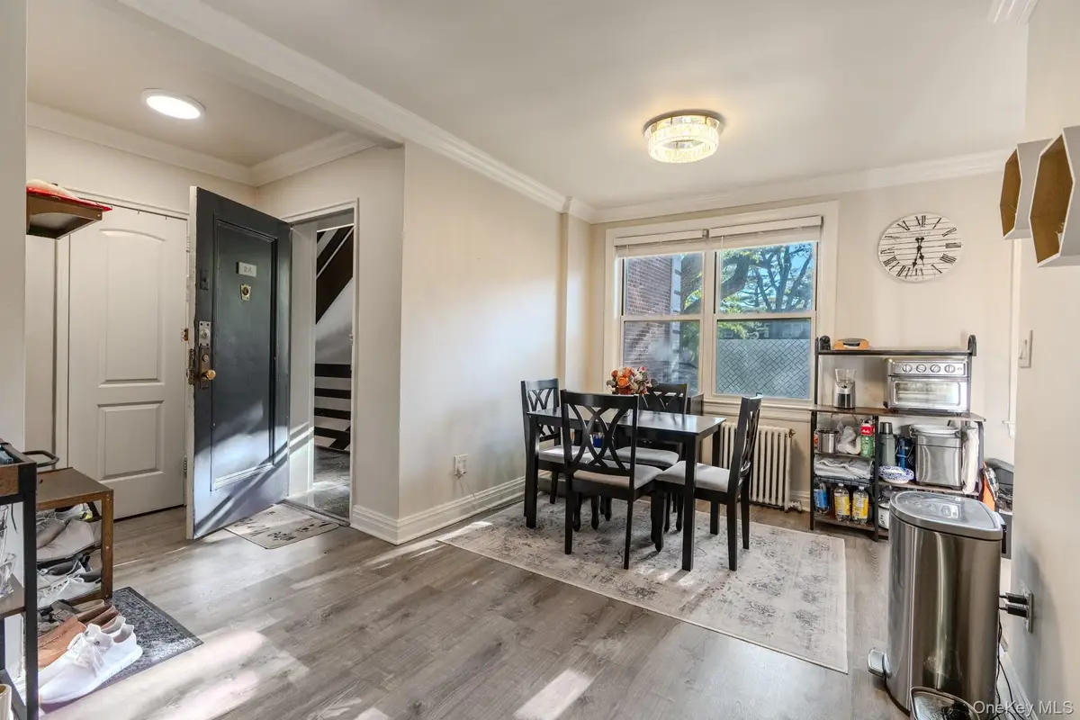 17 Edwards St #2A, Roslyn Heights, NY 11577 - #1