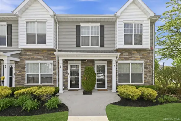 32 Weatherby Lane #32, Central Islip, NY 11722