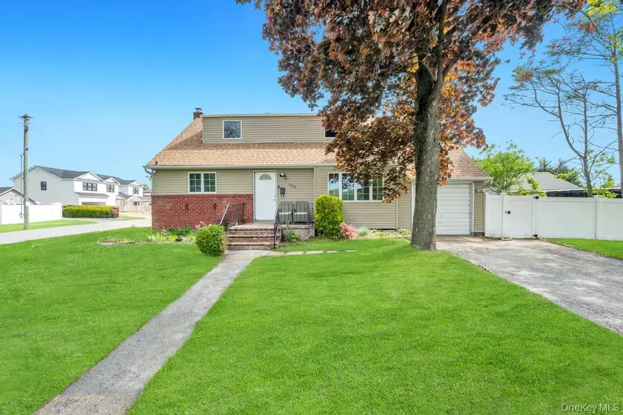 1050 Stewart Avenue, Bethpage, NY 11714 - #2