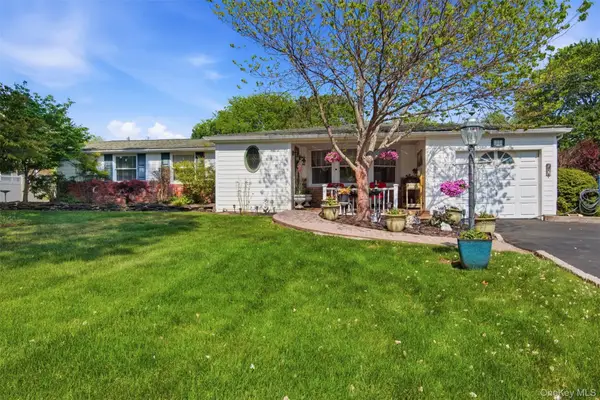 33 Fraternity Lane #200, Stony Brook, NY 11790