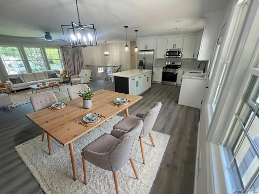 6 Barbara Avenue, Port Jefferson Station, NY 11776 - #3