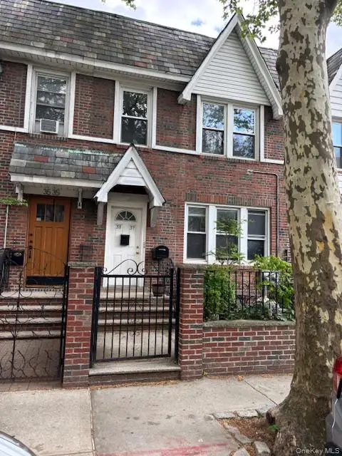 3537 28th Street, Astoria, NY 11106