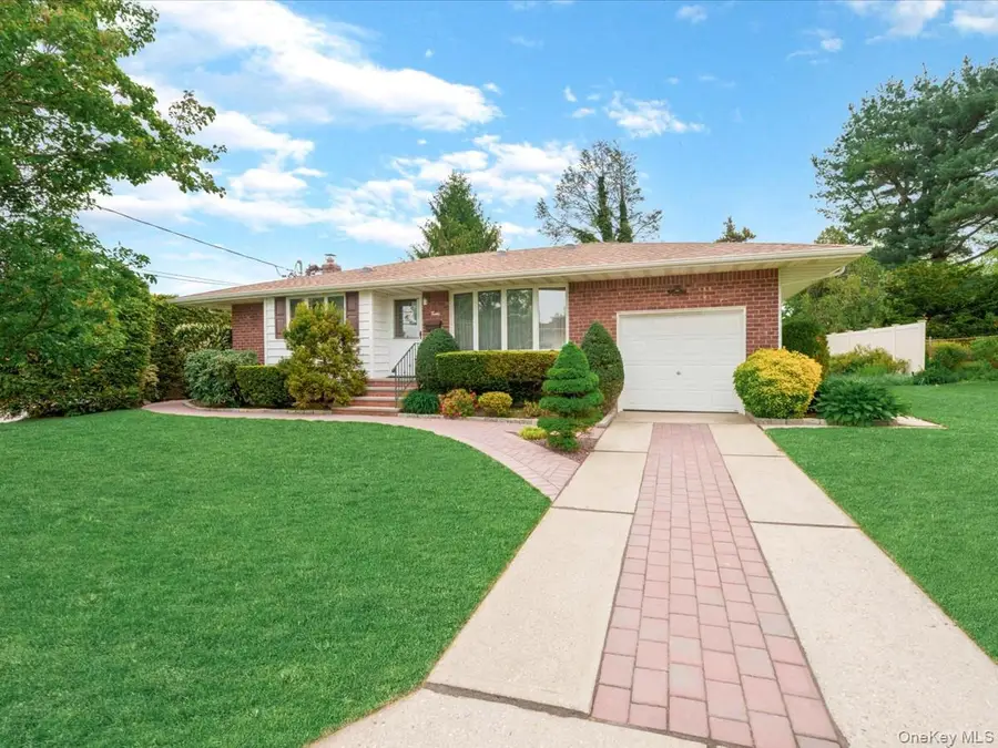 12 Joyce Lane, Commack, NY 11725 - #2
