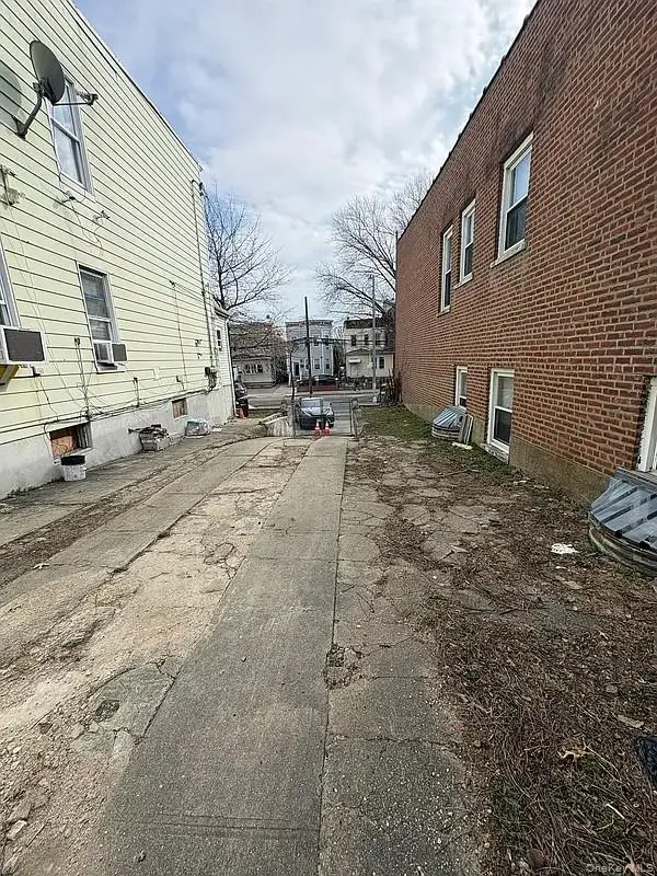 106-13 34th Avenue, Corona, NY 11368
