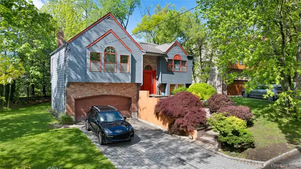 284 Schenck Avenue, Great Neck, NY 11021