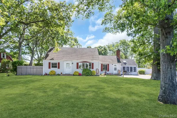 431 Cherry Avenue, West Sayville, NY 11796
