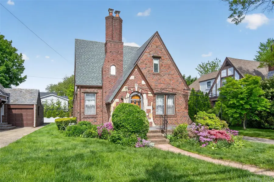 114 New Hyde Park Road, Garden City, NY 11530 - #3