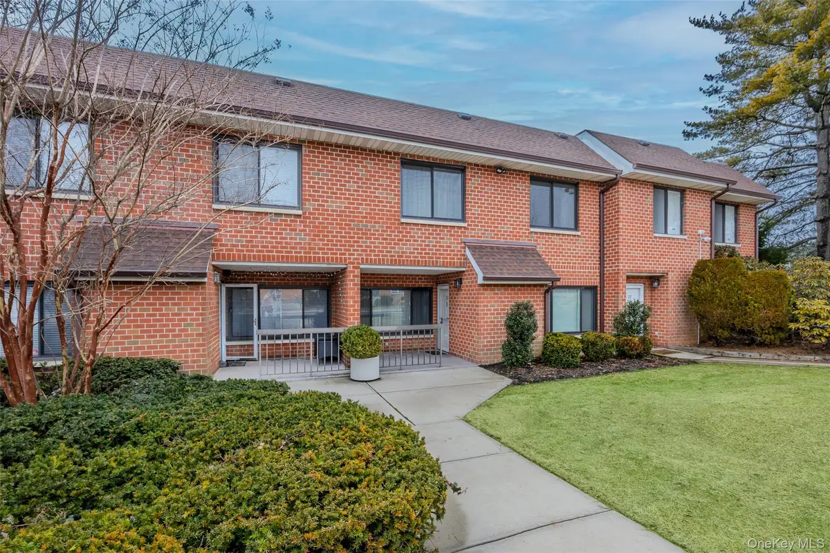99 S Park Avenue #28, Rockville Centre, NY 11570 - #1