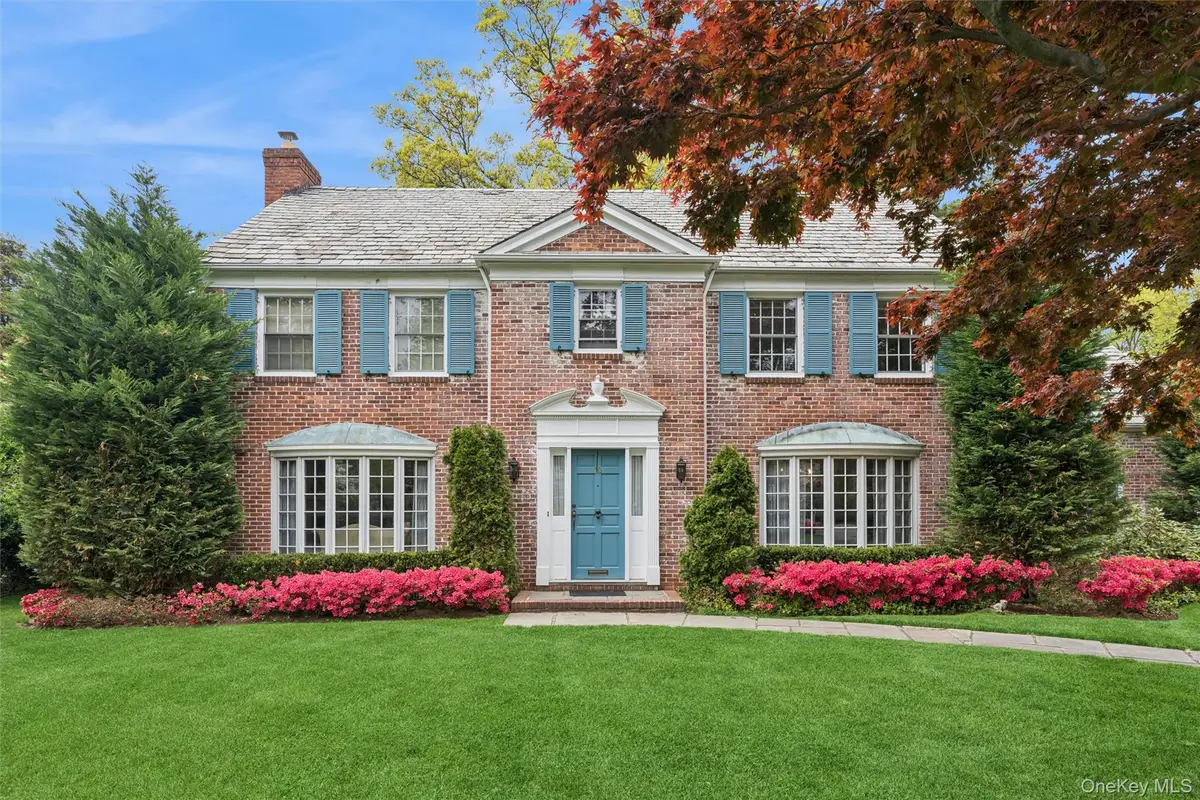 10 Westbury Road, Garden City, NY 11530 - #1