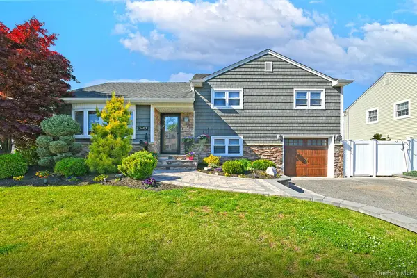 3697 Regent Lane, Wantagh, NY 11793
