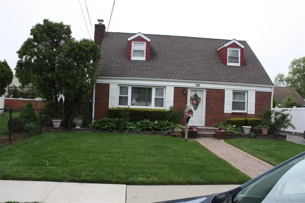 138 Manor Parkway, Uniondale, NY 11553
