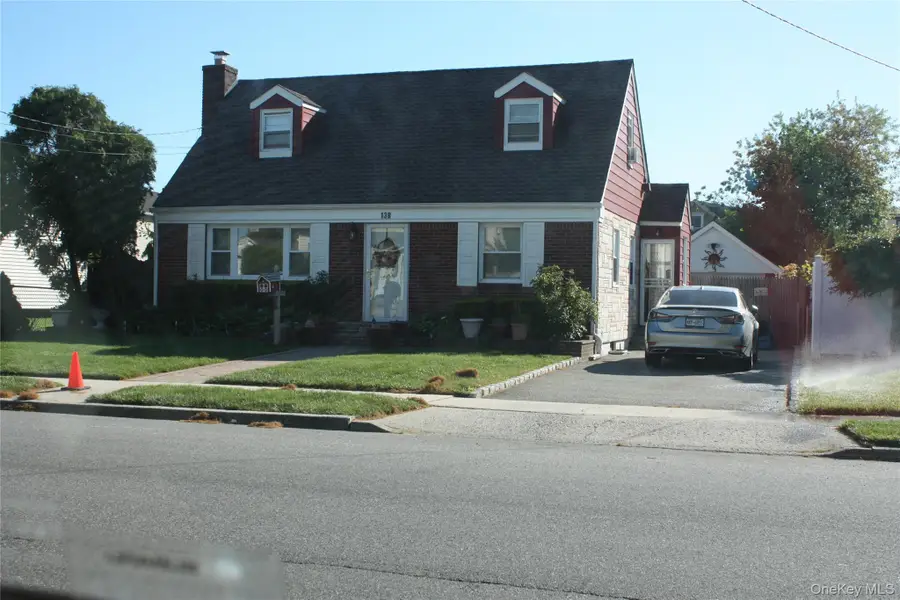 138 Manor Parkway, Uniondale, NY 11553 - #2