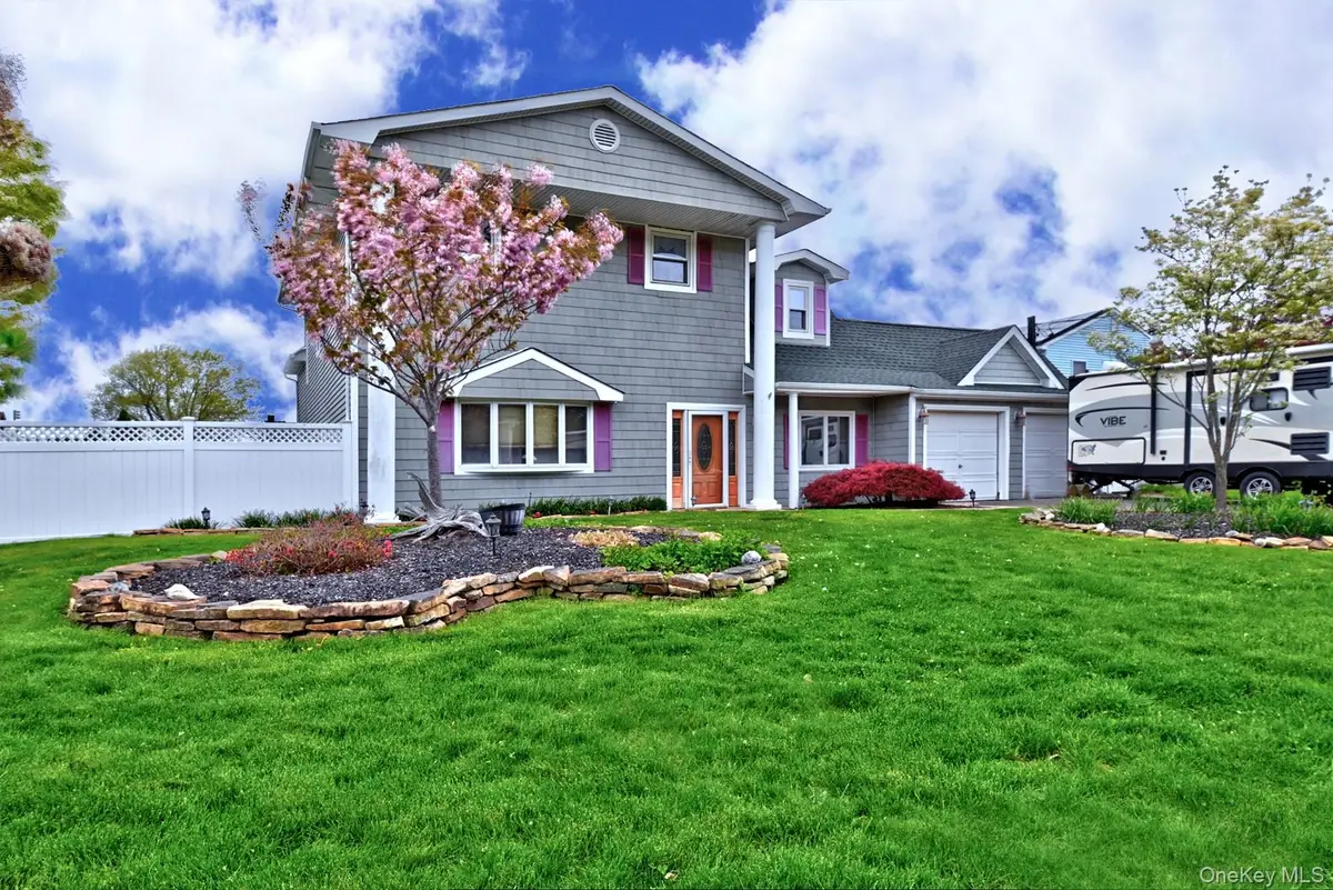 395 8th Street, Bohemia, NY 11716 - #1