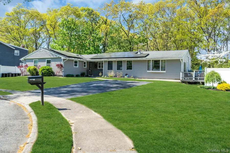 31 Peak Street, Ronkonkoma, NY 11779 - #3