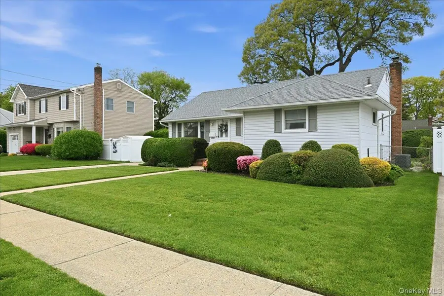 3903 Lincoln Street, Seaford, NY 11783 - #3