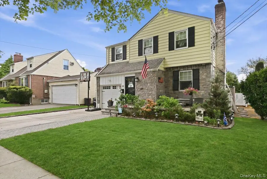 79 Raff Avenue, Floral Park, NY 11001 - #3