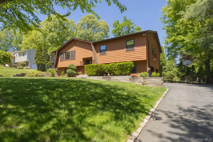 4 Apple Court, Nanuet, NY 10954 - #2