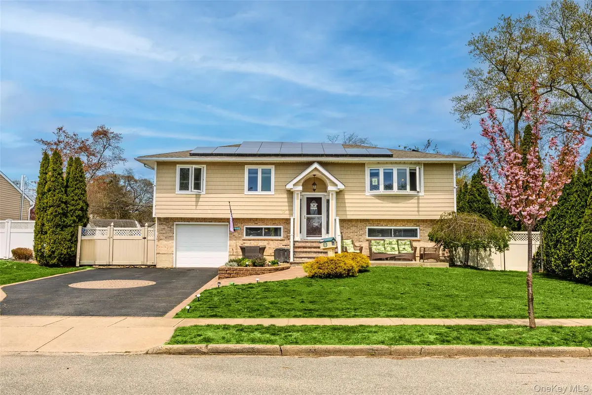 17 Seaver Lane, Smithtown, NY 11787 - #1