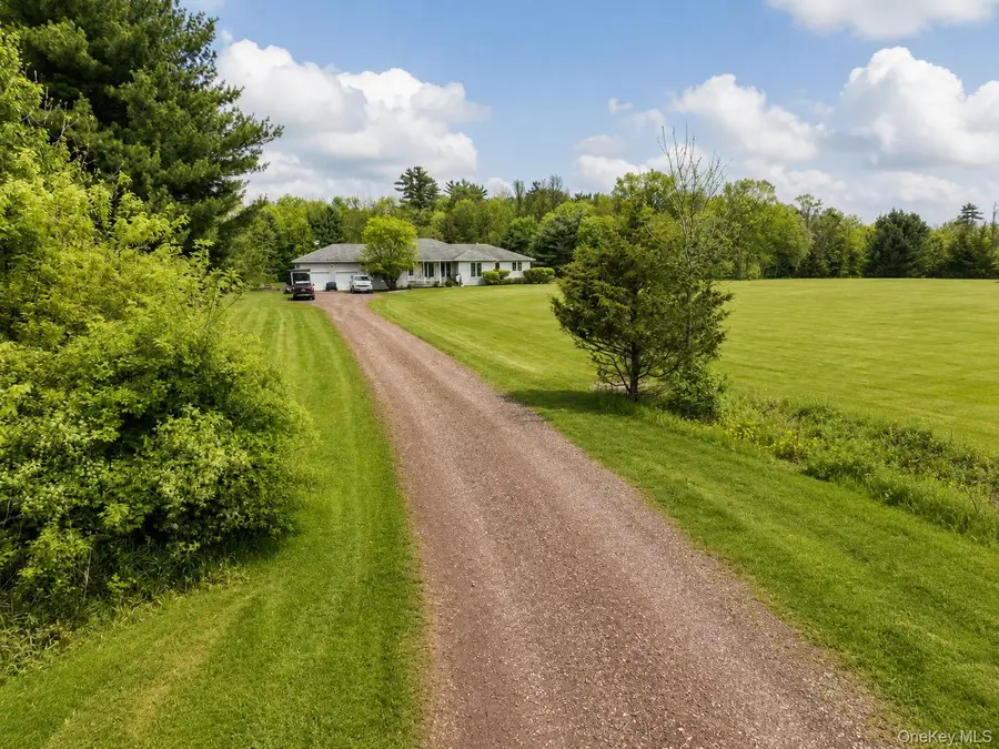 354 Petticoat Lane, Bloomingburg, NY 12721 - #3