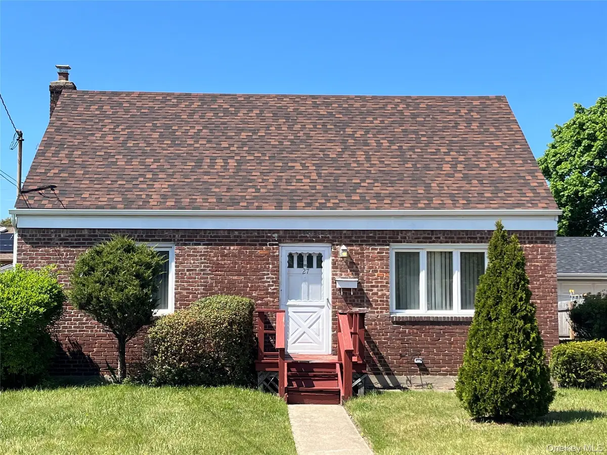 27 5th Avenue, Westbury, NY 11590 - #1