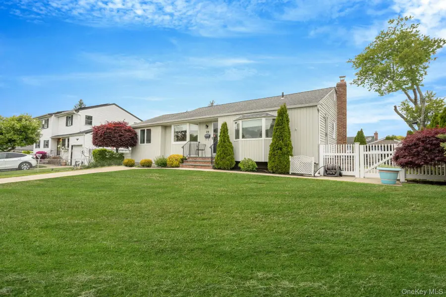 29 Franklin Street, Islip, NY 11751 - #3