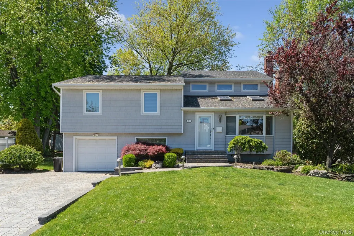 7 Greenacre Court, Syosset, NY 11791 - #1