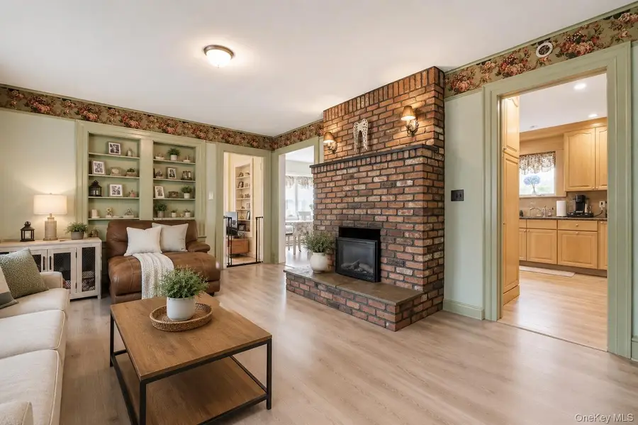 91 Rockaway Avenue, Rockville Centre, NY 11570 - #3