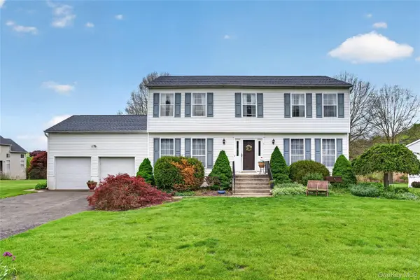 5 Waterford Circle, Washingtonville, NY 10992