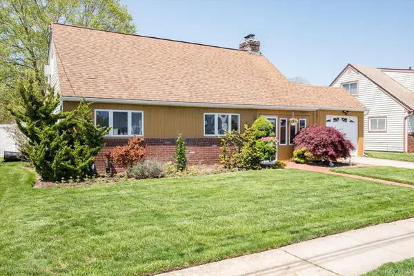 340 Seaford Avenue, Massapequa, NY 11758