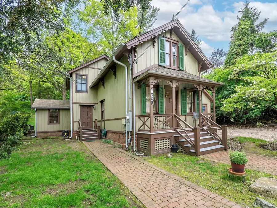 130 Mott Avenue, Roslyn, NY 11576 - #2