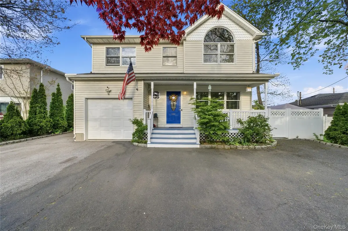 695 Higbie Lane, West Islip, NY 11795 - #1