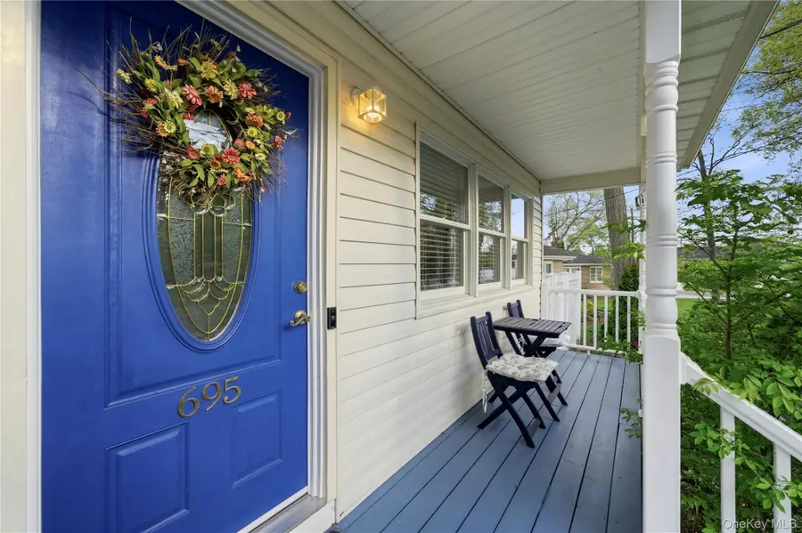 695 Higbie Lane, West Islip, NY 11795 - #3