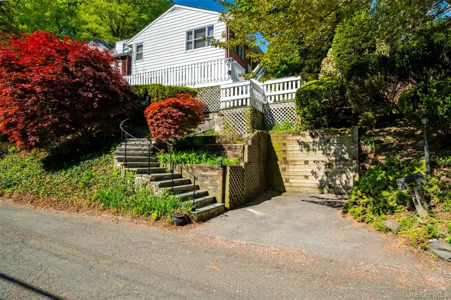 25 Hillside Avenue, Valhalla, NY 10595 - #2