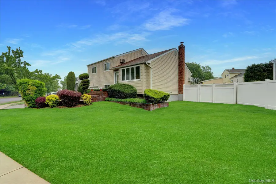 42 Briarwood Lane, Plainview, NY 11803 - #2