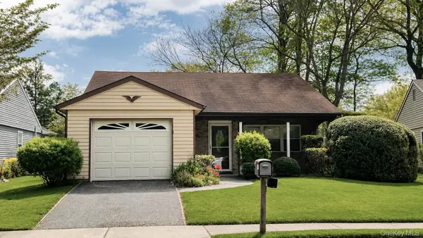 257 Edinburgh Drive, Ridge, NY 11961