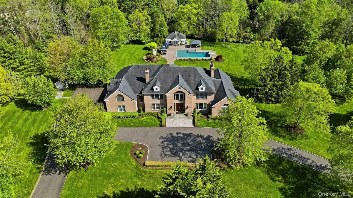 5 Westwood Court, Muttontown, NY 11545 - #1