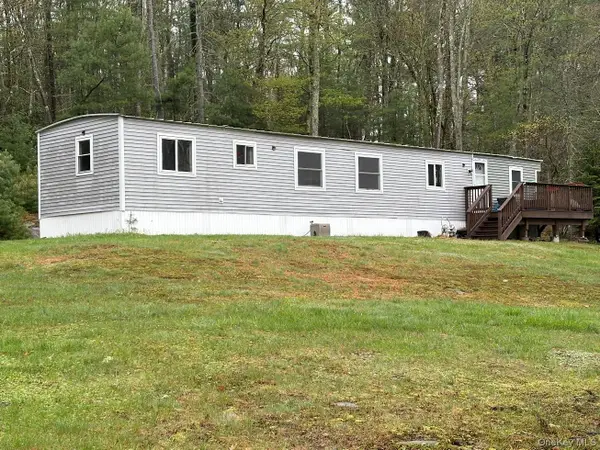 39 Hartung Road, Highland Lake, NY 12743