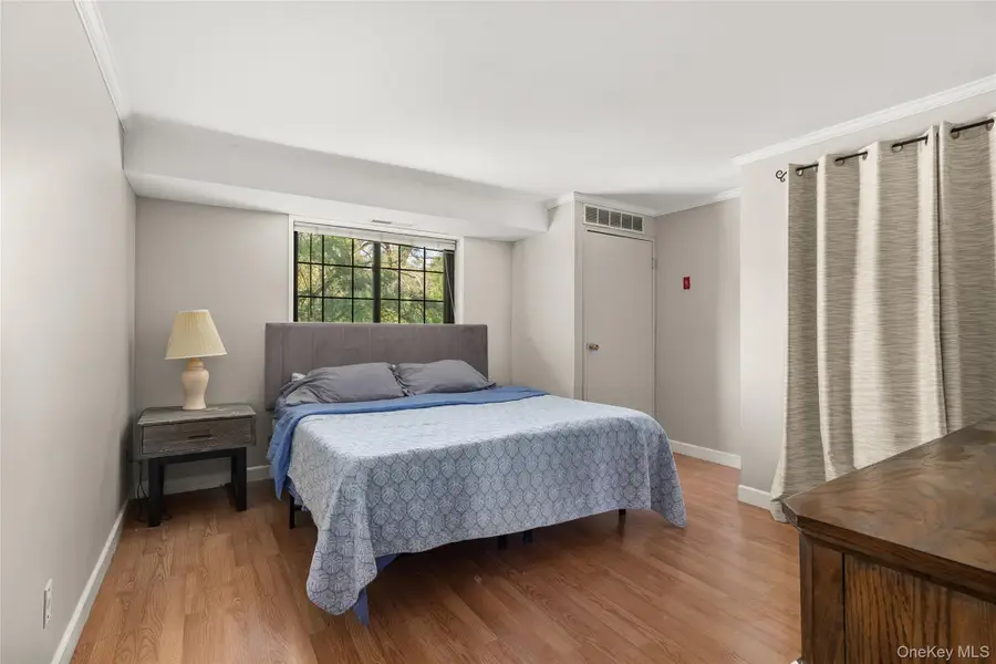 5 Pinebrook Place #5, Bay Shore, NY 11706 - #2