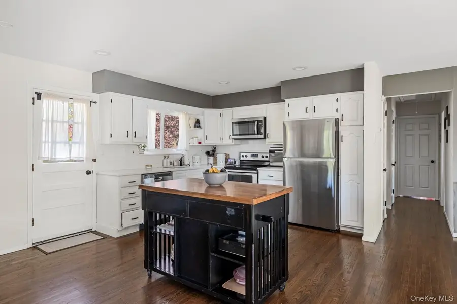 36 Matinecock Avenue, East Islip, NY 11730 - #3
