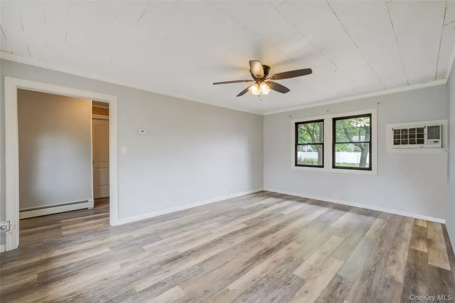 627 Carlls Path, Deer Park, NY 11729 - #3