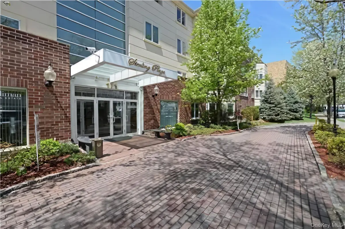 171 Great Neck Road #4R, Great Neck, NY 11021 - #1